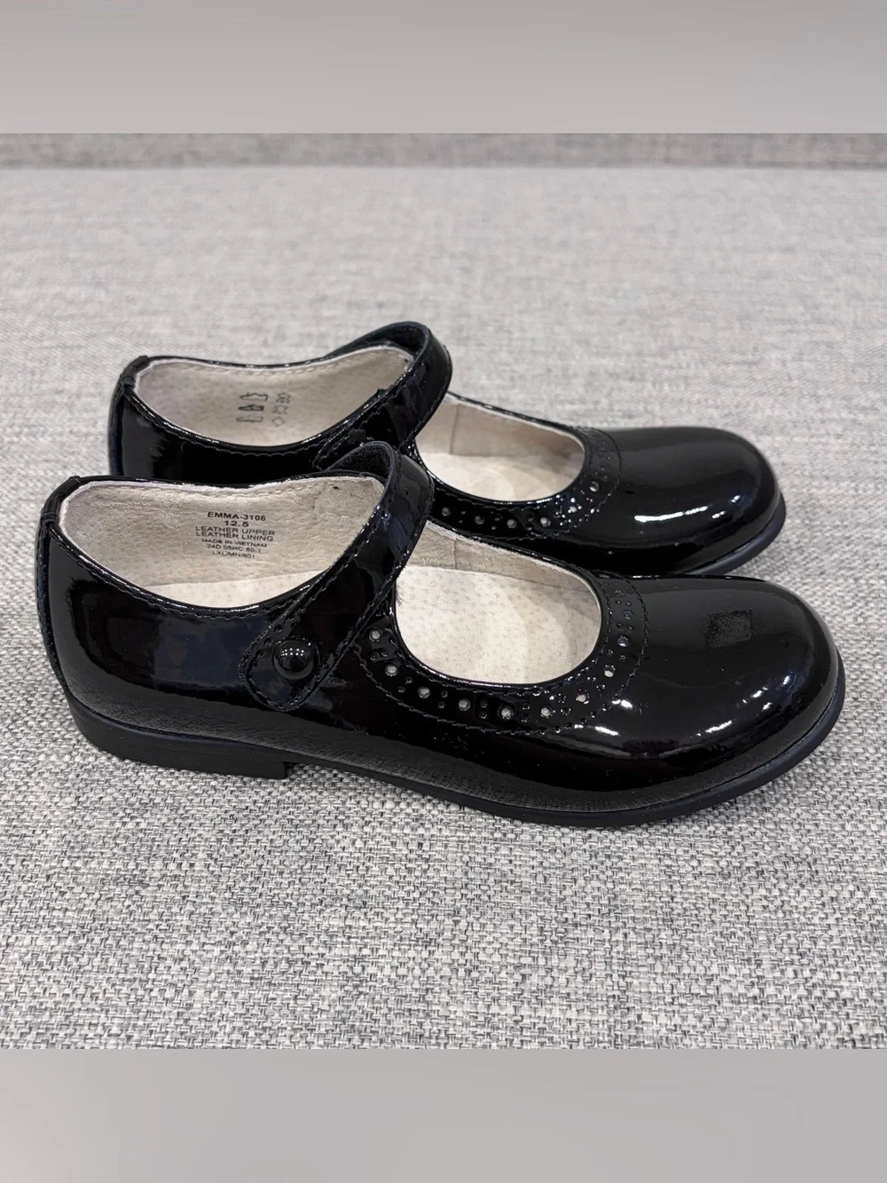 L’amour size 13 Emma Girls Black Patent Mary Jane School Shoes